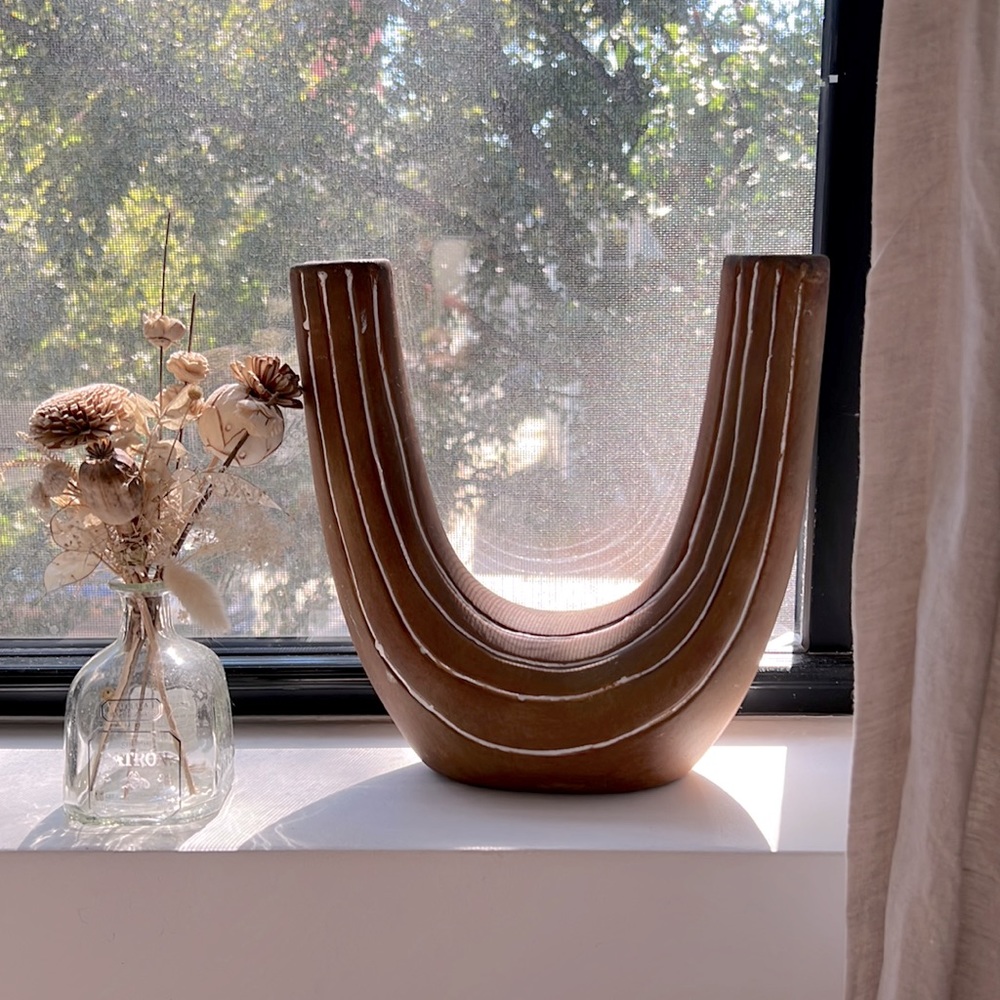 U-vase decor